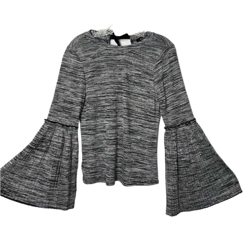 Heart SoulBlack Gray Print Long bell Sleeves top